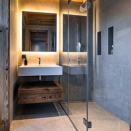 Unique Luxe Neuf 4* Valmorel