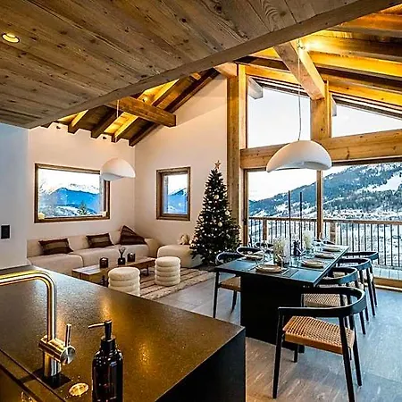 Unique Luxe Neuf Hotel 4*